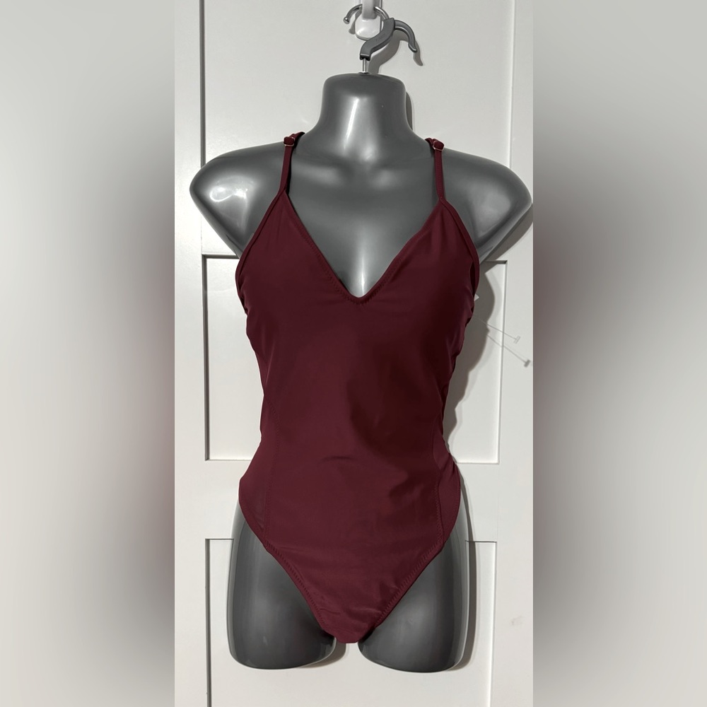 NWOT-MOSSIMO ONE PC SWIMSUIT